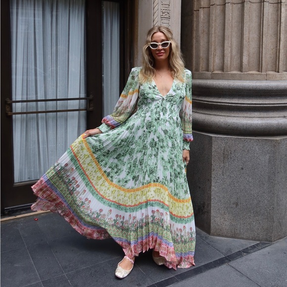 Alice + Olivia Dresses & Skirts - ALICE + OLIVIA | Sion Sunburst Pleated Maxi Dress